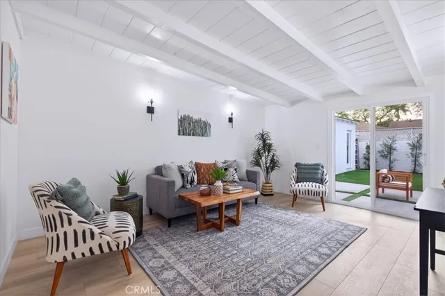 $1,389,000 | 3825 Edgehill Drive, Los Angeles, CA 90008