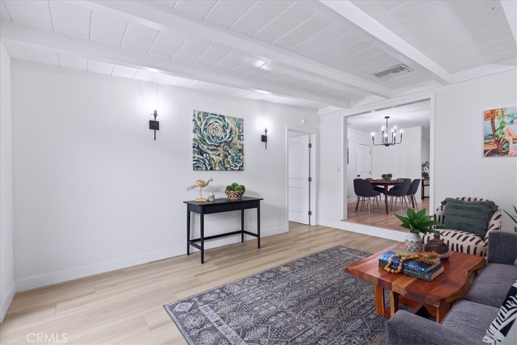 3825 Edgehill Drive Los Angeles, CA 90008 - Photo 14 of 32