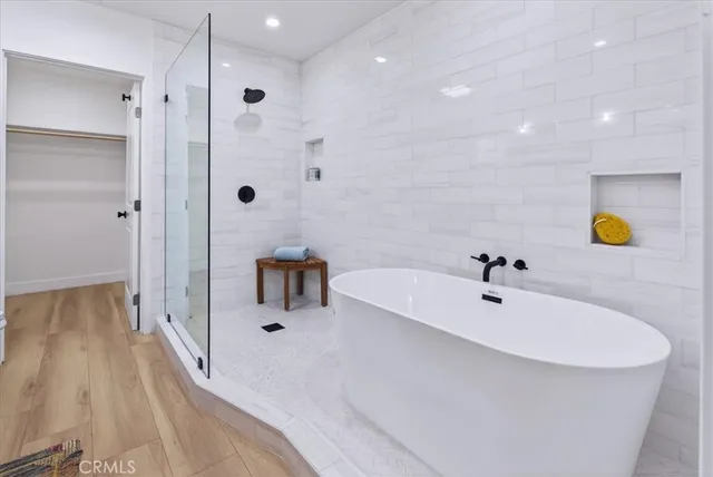 $1,389,000 | 3825 Edgehill Drive, Los Angeles, CA 90008