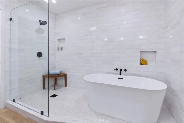 $1,389,000 | 3825 Edgehill Drive, Los Angeles, CA 90008