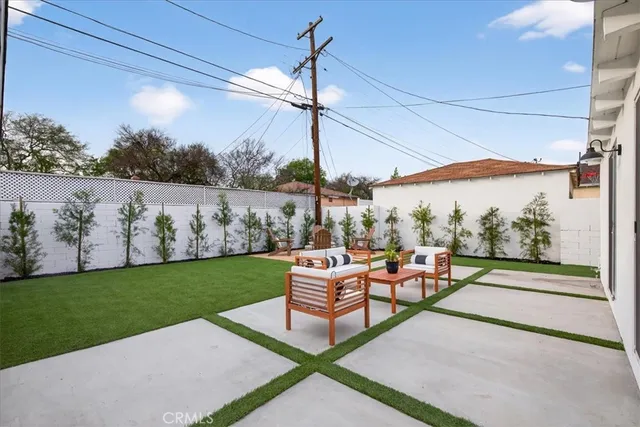 $1,389,000 | 3825 Edgehill Drive, Los Angeles, CA 90008