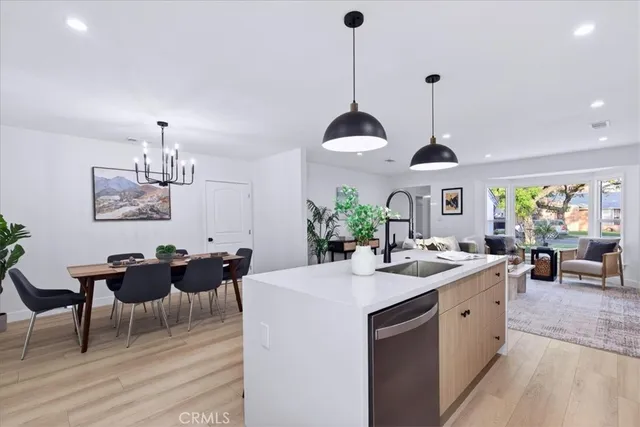 $1,389,000 | 3825 Edgehill Drive, Los Angeles, CA 90008