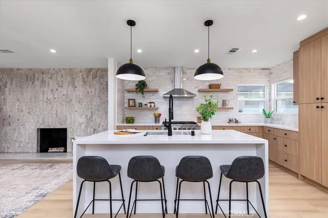 $1,389,000 | 3825 Edgehill Drive, Los Angeles, CA 90008