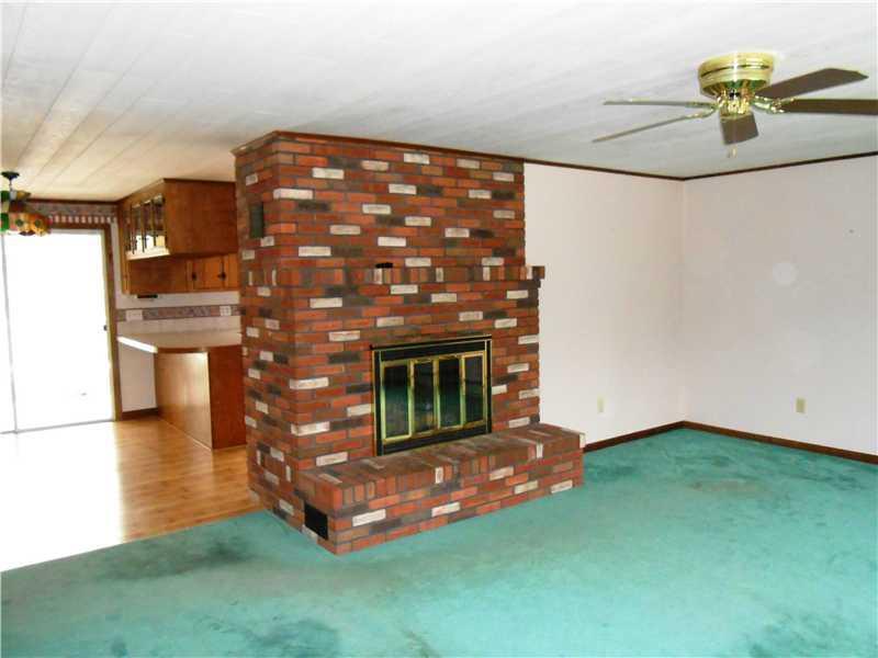 25 N Road Fayette, ME 04349 - Photo 7 of 14 Living Room.