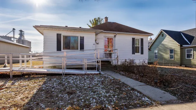 $69,000 | 104 West North Street, Colfax, IL 61728