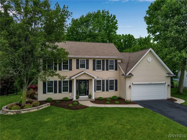 $719,900 | 9210 Via Cimato Drive, Clarence, NY 14032