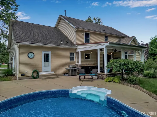 $719,900 | 9210 Via Cimato Drive, Clarence, NY 14032