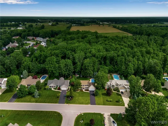 $719,900 | 9210 Via Cimato Drive, Clarence, NY 14032