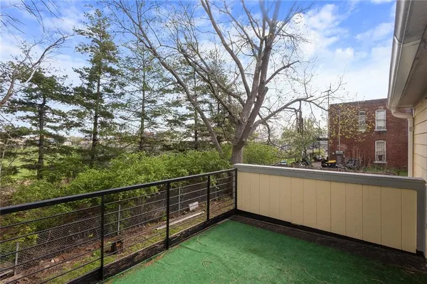 $325,000 | 810 West 16th Street, Kansas City, MO 64108
