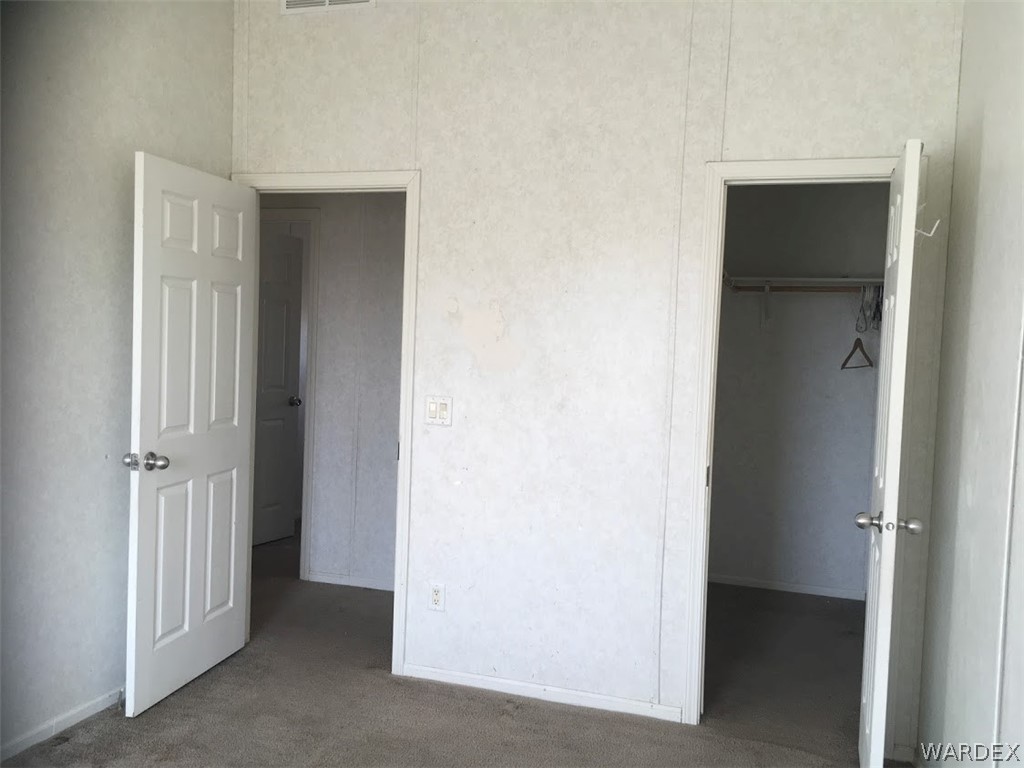 458 Heber Road Golden Valley, AZ 86413 - Photo 25 of 32 Another extra bedroom with a large walk in closet!