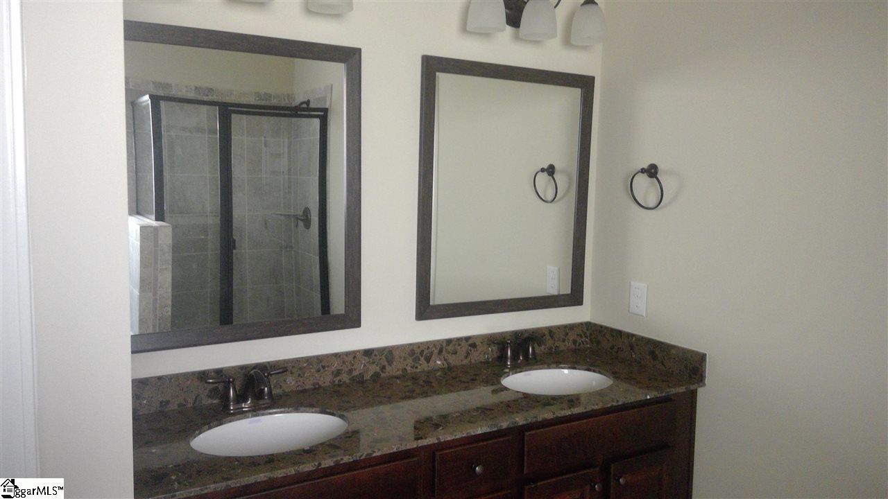 405 Simsbury Way Greer, SC 29650 - Photo 8 of 11 Gallery Image 8
