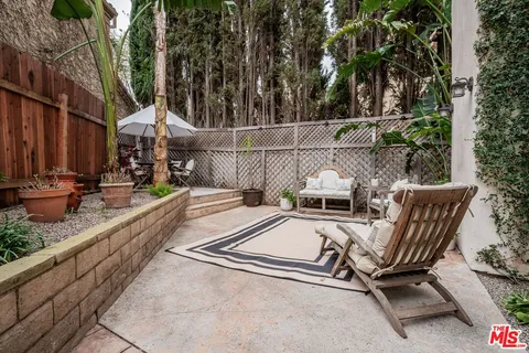 $1,095,000 | 4324 Willow Glen Street, Calabasas, CA 91302