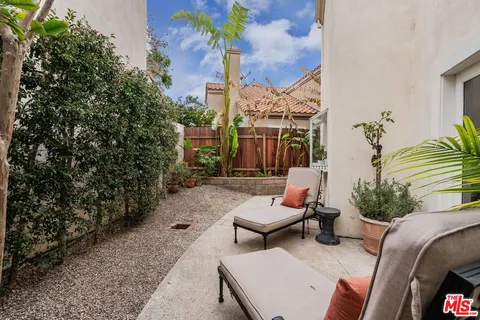 $1,095,000 | 4324 Willow Glen Street, Calabasas, CA 91302