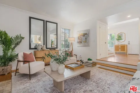 $1,095,000 | 4324 Willow Glen Street, Calabasas, CA 91302