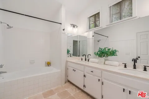 $1,095,000 | 4324 Willow Glen Street, Calabasas, CA 91302