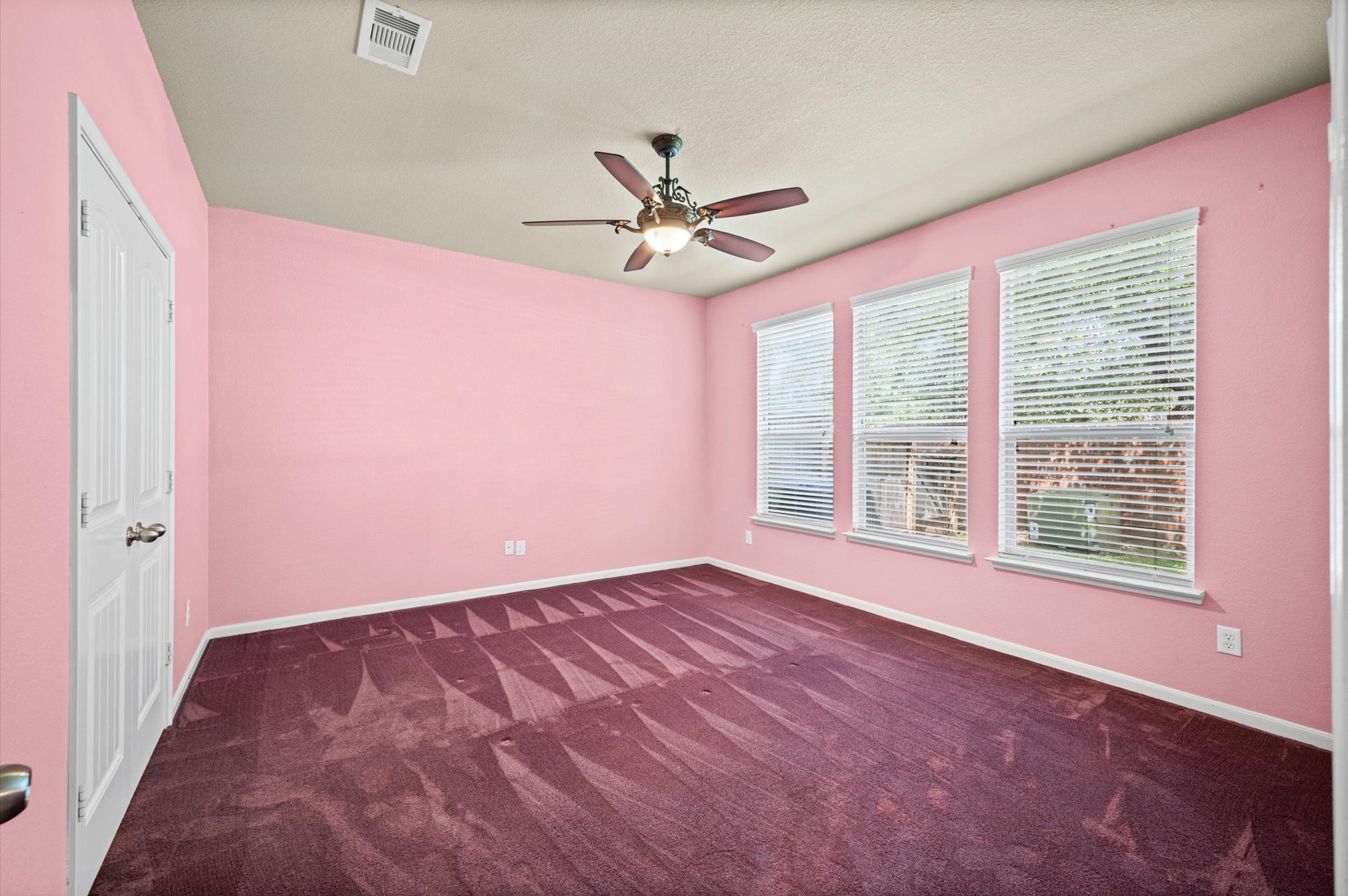 9714 Old Timber Lane Spring, TX 77379 - Photo 12 of 48 Gallery Image 12