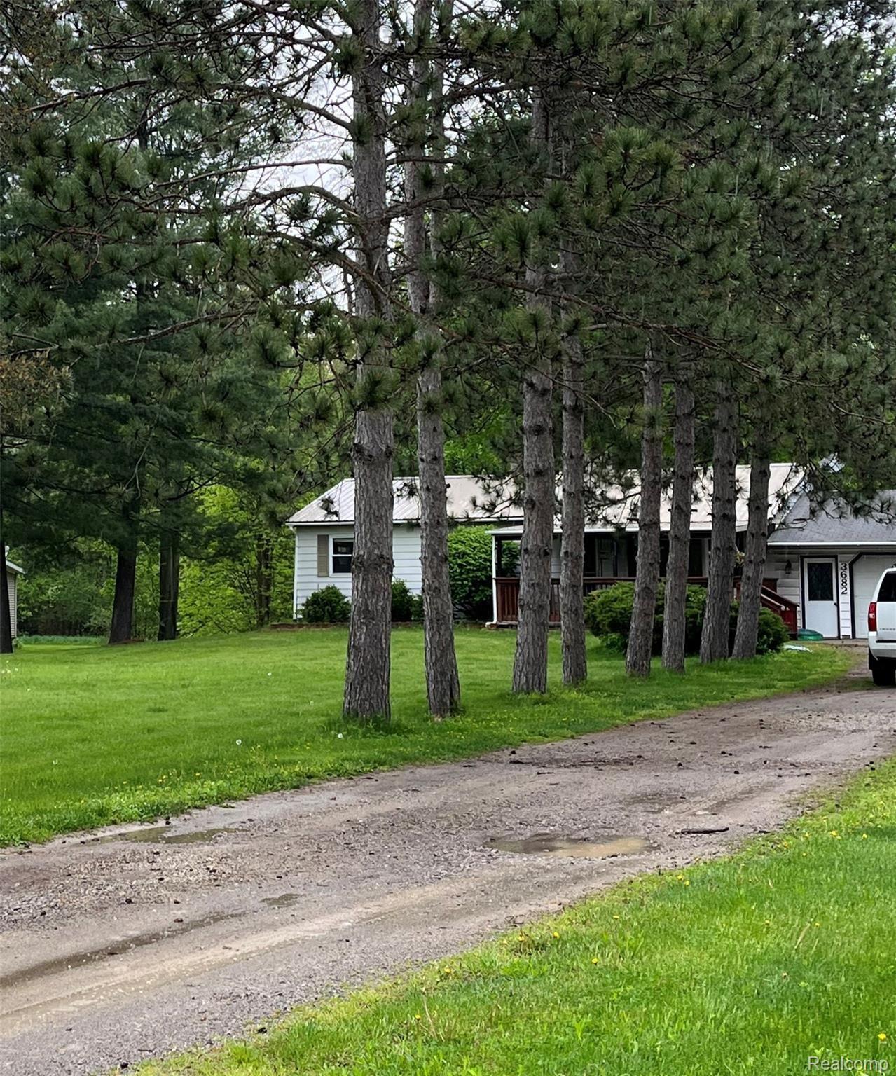 3682 Hanes Road Vassar, MI 48768 - Photo 2 of 30 IMG_0617.JPG