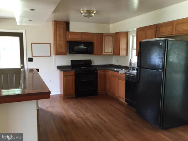 6108 Ravenwood Road Mount Airy, MD 21771 - Photo 4 of 10 Kitchen
