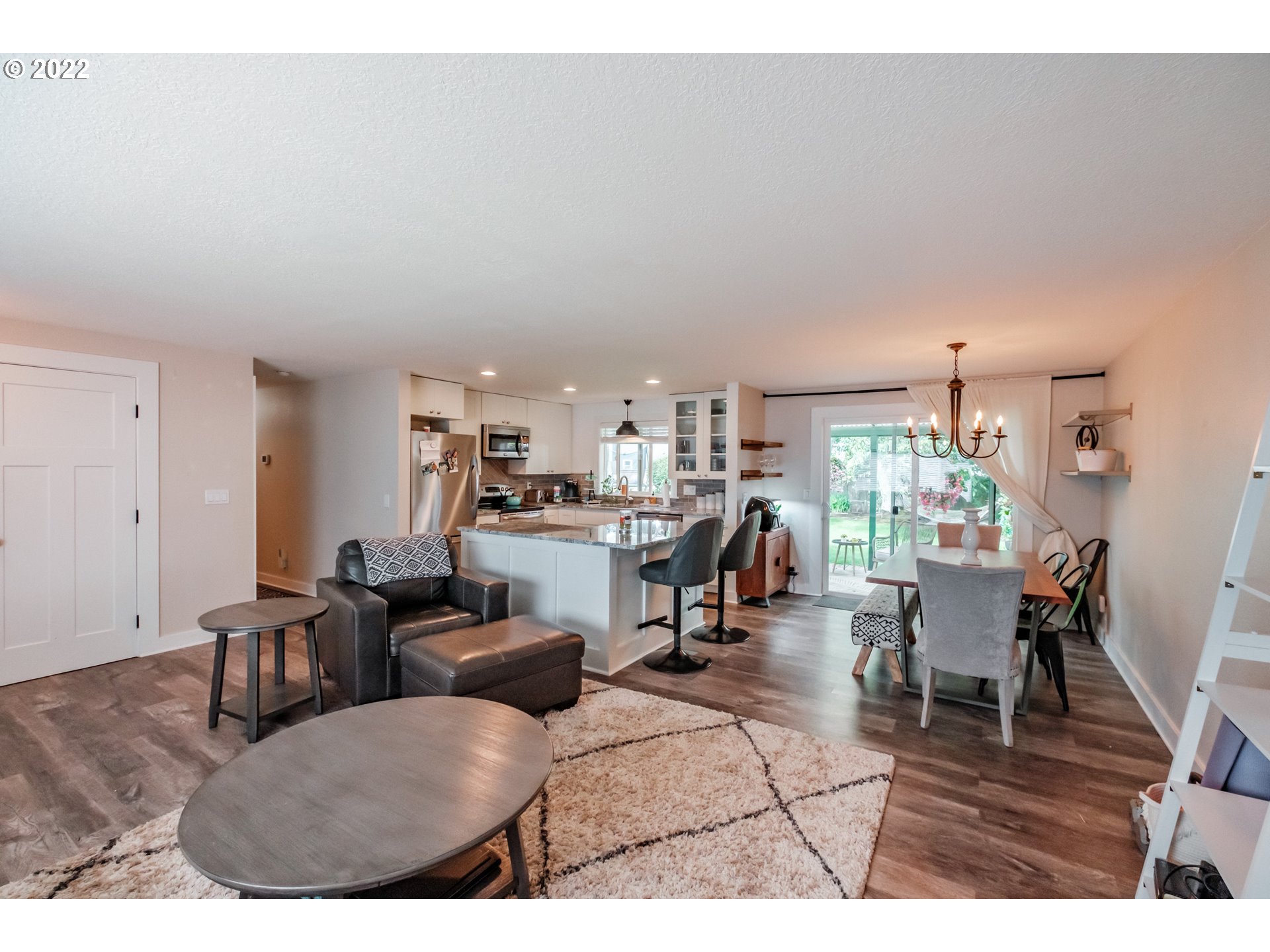2076 7th Street Springfield, OR 97477 - Photo 13 of 32