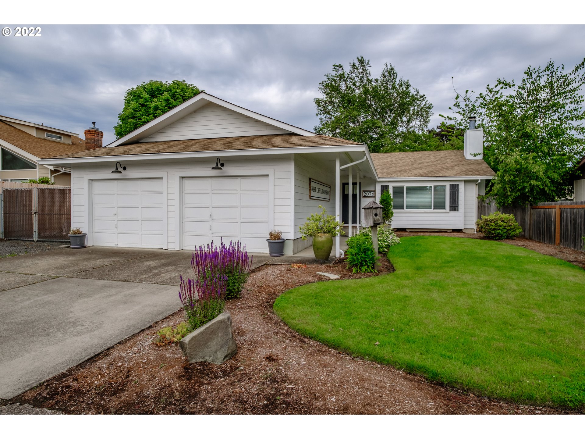 2076 7th Street Springfield, OR 97477 - Photo 3 of 32