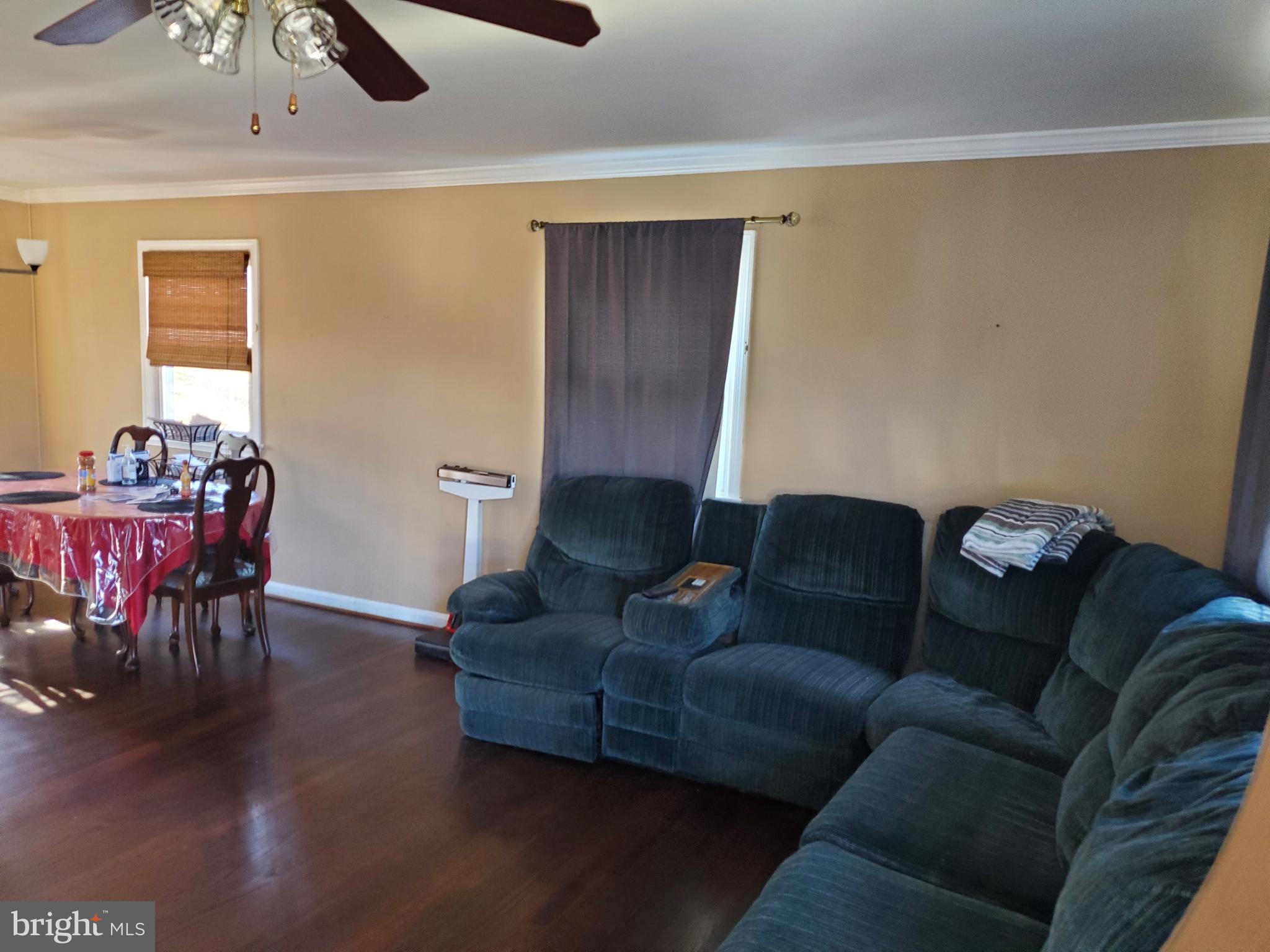 4144 Addison Road Fairfax, VA 22030 - Photo 4 of 14 Living /family room