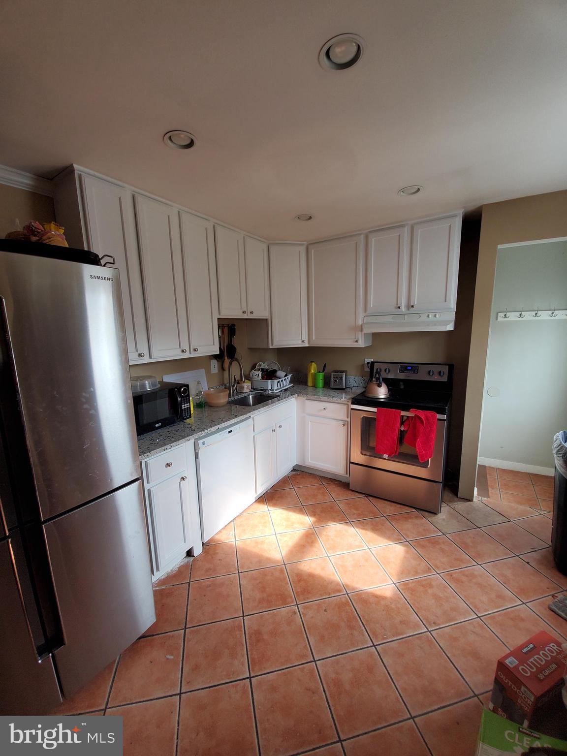 4144 Addison Road Fairfax, VA 22030 - Photo 8 of 14 Kitchen