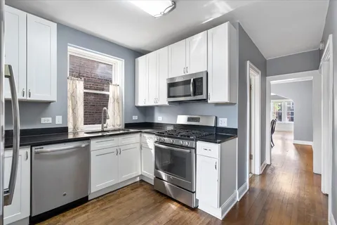 $699,000 | 4131 West Nelson Street, Chicago, IL 60641