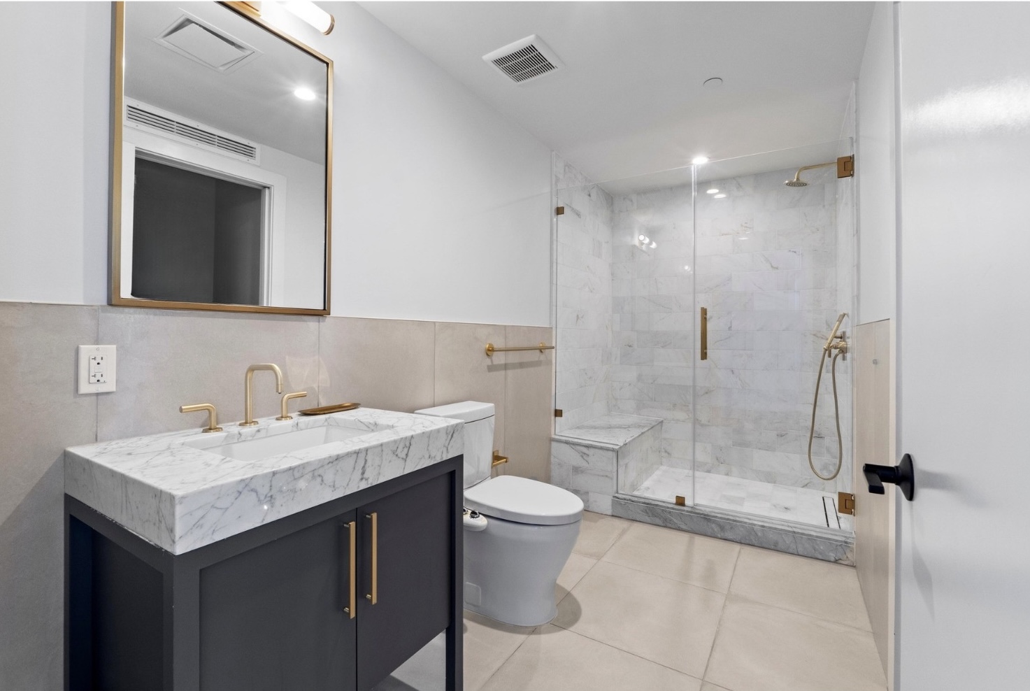 70 Rainey Street, Unit 1303 Austin, TX 78701 - Photo 12 of 31 LARGE, large, LARGE bathroom for a condo this size.