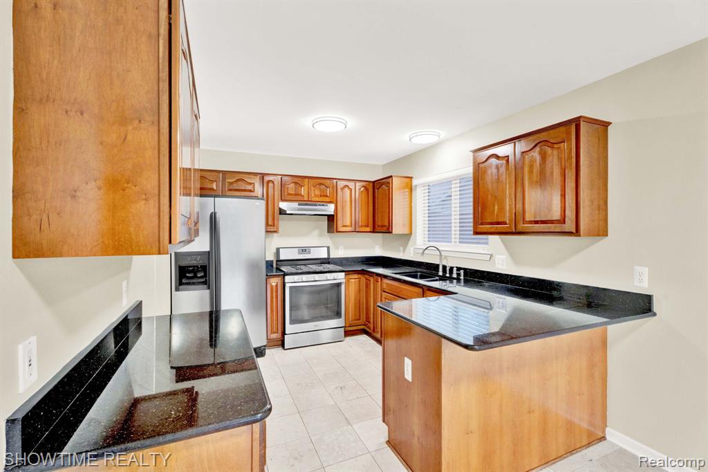 42810 Little Road Clinton Township, MI 48036 - Photo 28 of 71