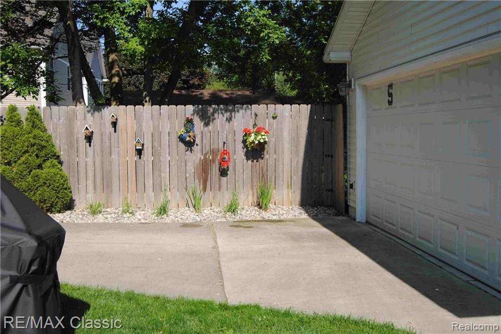 2175 Harvard Road Berkley, MI 48072 - Photo 17 of 51