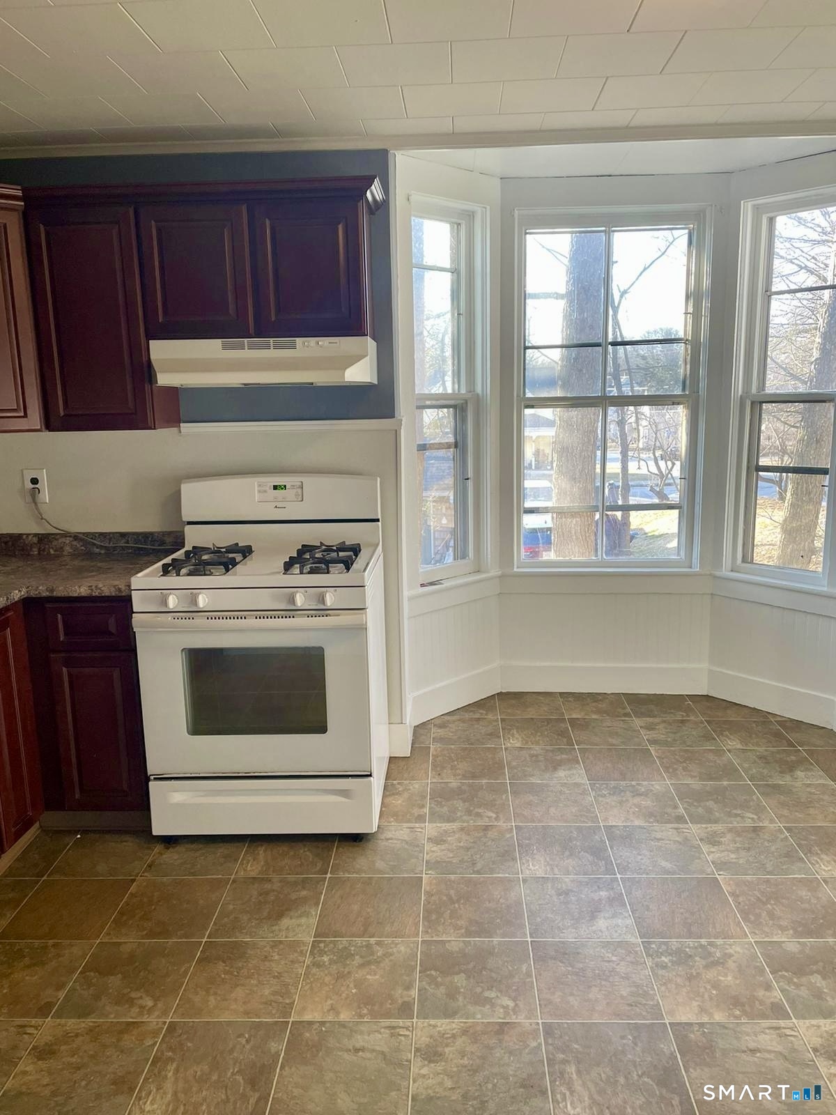 77 Chapman Street Putnam, CT 06260 - Photo 13 of 30