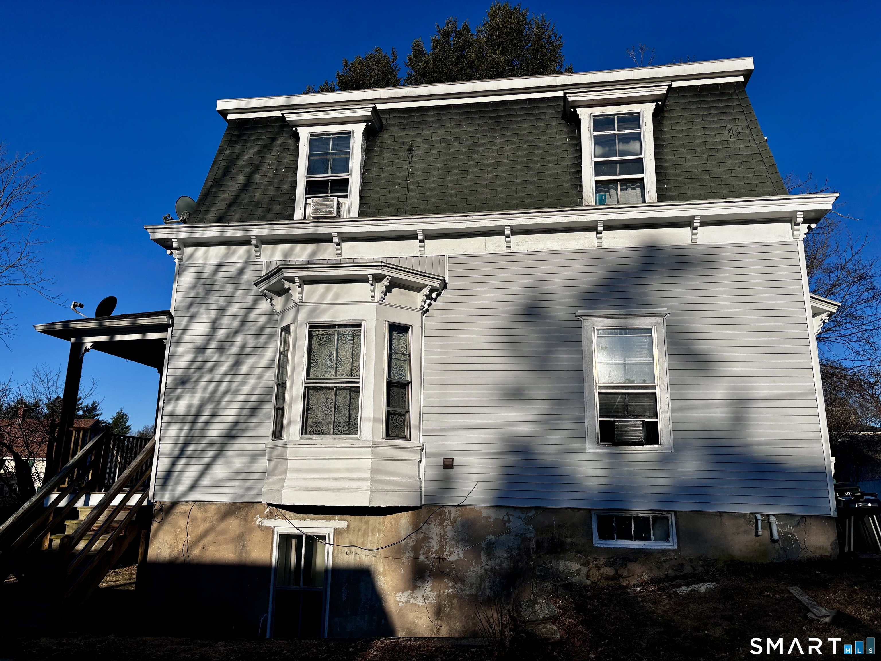 77 Chapman Street Putnam, CT 06260 - Photo 2 of 30