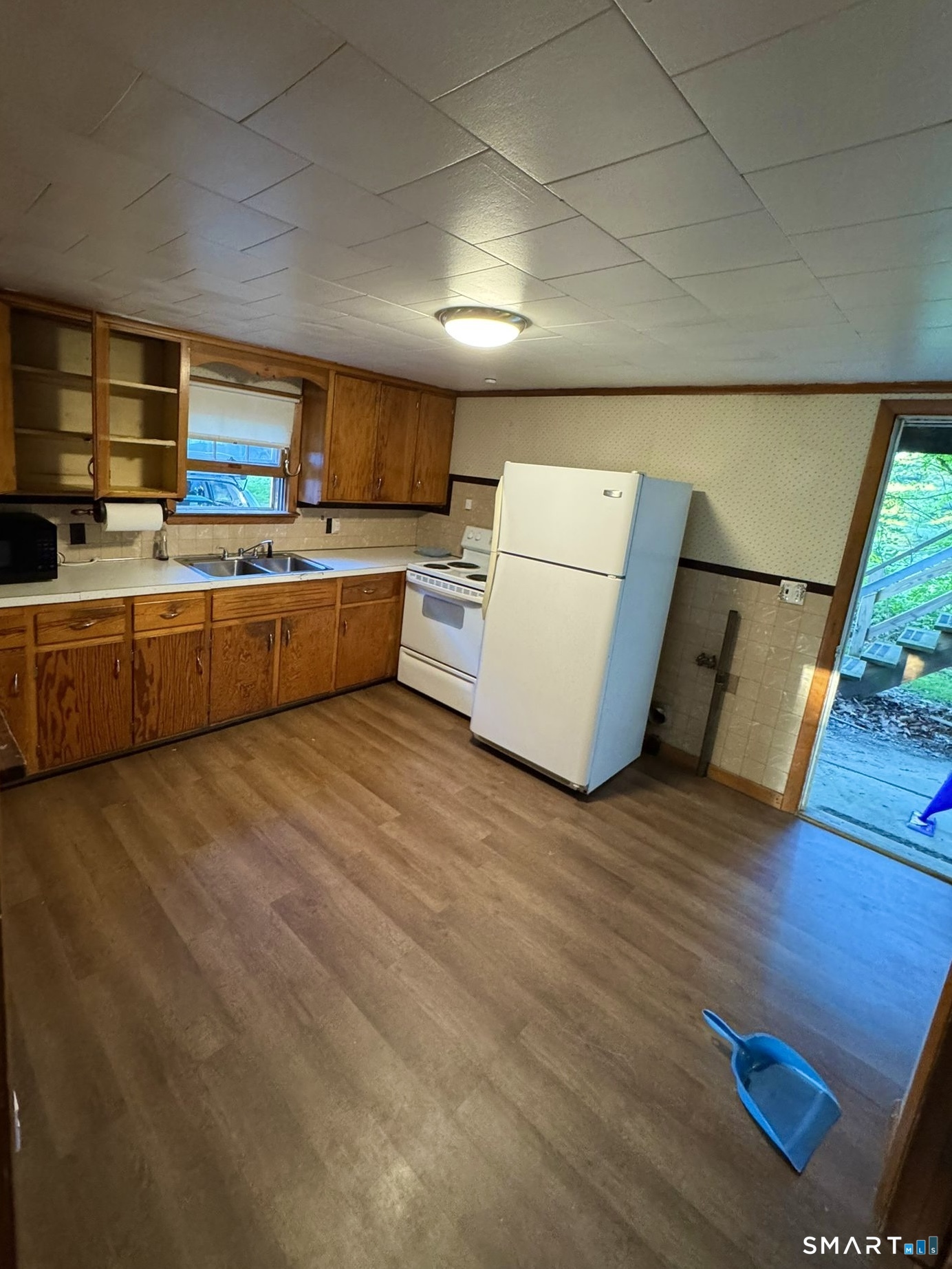 77 Chapman Street Putnam, CT 06260 - Photo 25 of 30