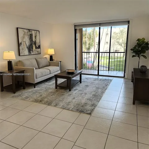 $2,325 | 8075 Southwest 107th Avenue, Unit 215, Miami, FL 33173