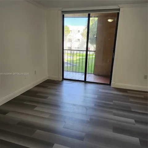 $2,285 | 8075 Southwest 107th Avenue, Unit 215, Miami, FL 33173