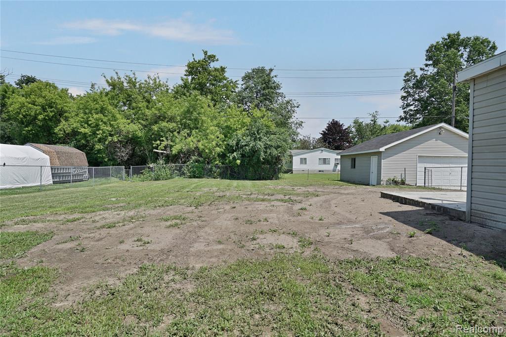 914 Chartier Road Marine City, MI 48039 - Photo 9 of 30
