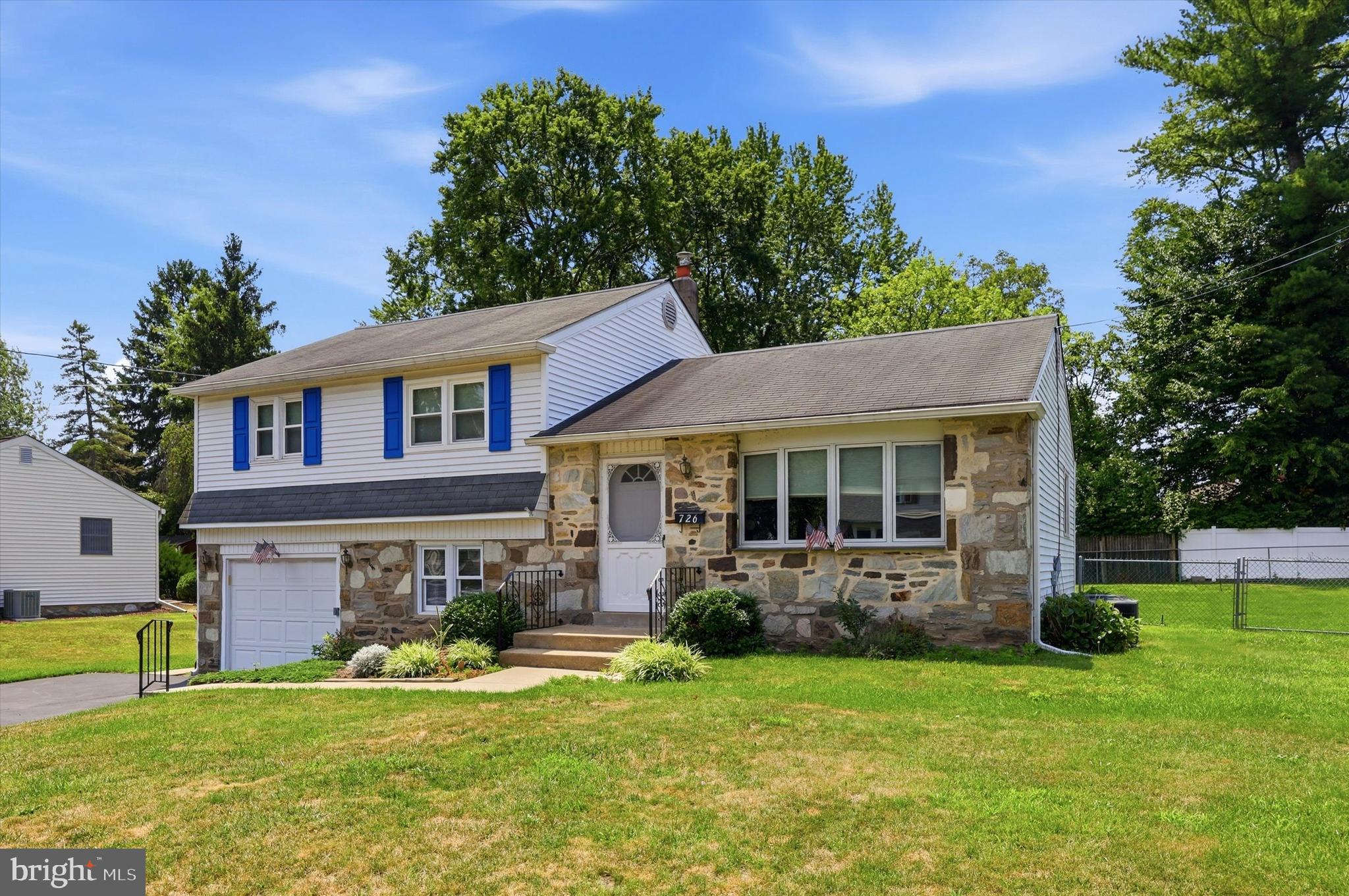 726 Violet Road Warminster, PA 18974 - Photo 1 of 15