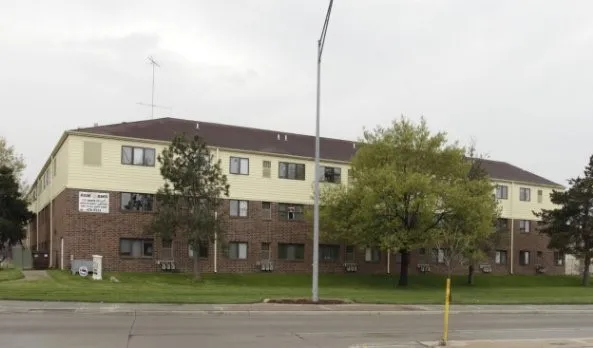 $886 | 737 North 22nd Street, Lincoln, NE 68503