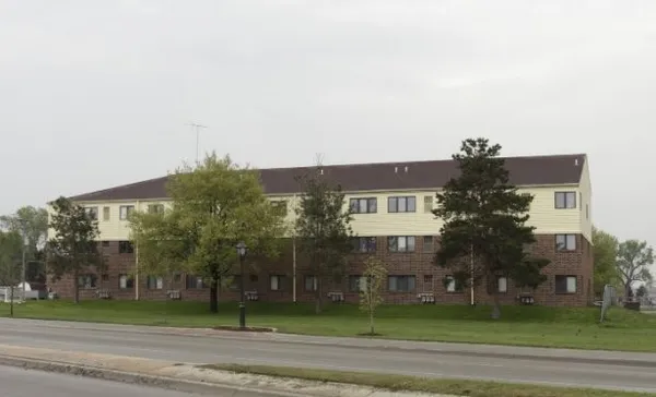 $886 | 737 North 22nd Street, Lincoln, NE 68503