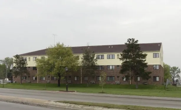 $886 | 737 North 22nd Street, Lincoln, NE 68503