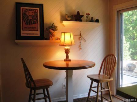 693 Kentucky Drive Rochester, MI 48307 - Photo 9 of 22 Breakfast Nook