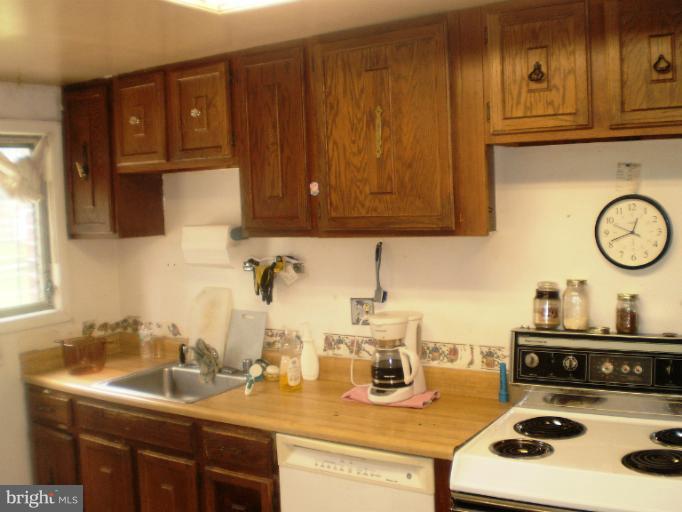 3707 Trent Road Randallstown, MD 21133 - Photo 2 of 17 Kitchen