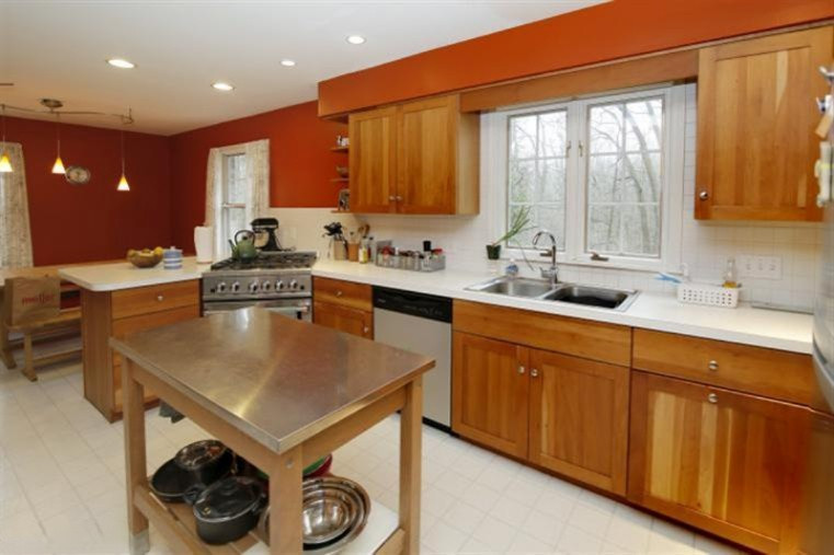 921 Whites Road Kalamazoo, MI 49008 - Photo 10 of 24 Additional Photo