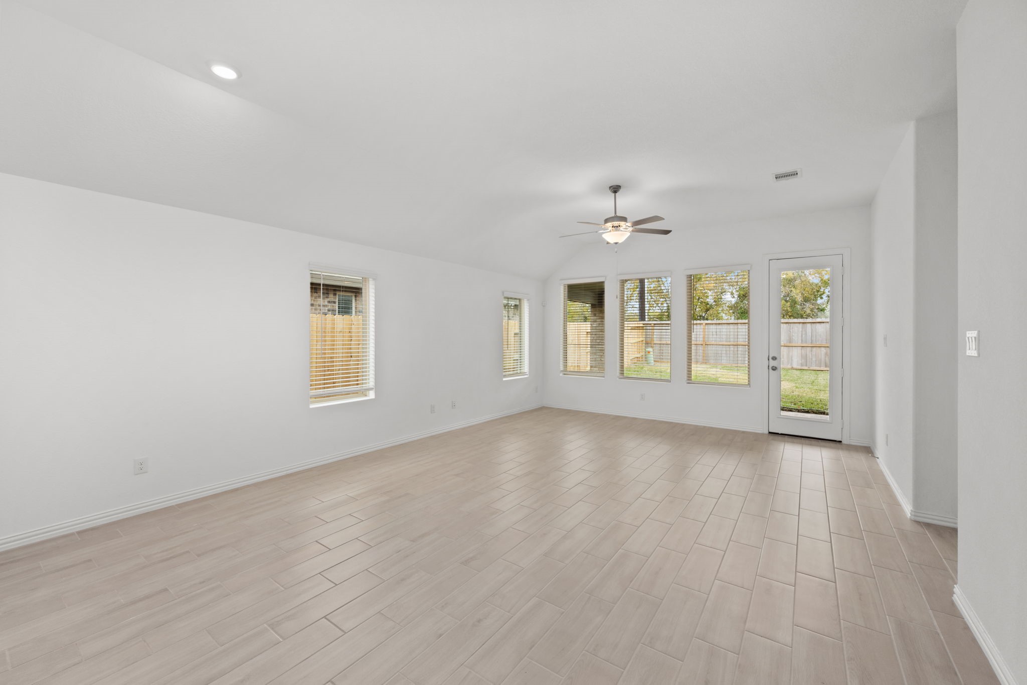 4910 Penton Meadow Lane Rosharon, TX 77583 - Photo 13 of 30