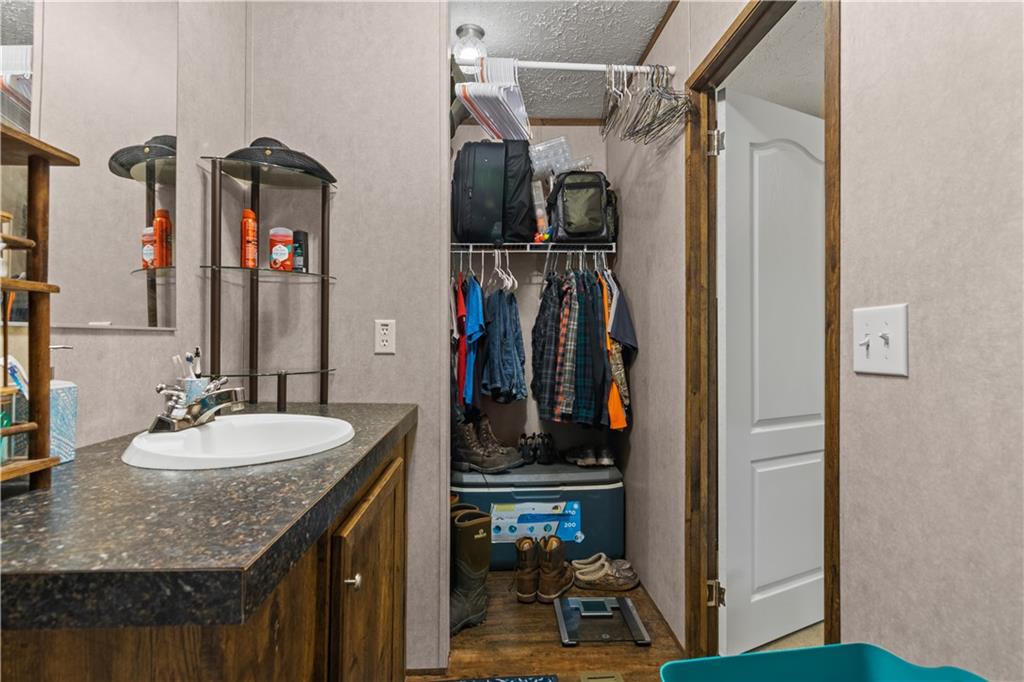 130 Walker Ferry Road Pollock, LA 71467 - Photo 8 of 23 Gallery Image 8