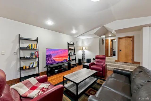 $1,399,000 | 3582 Mackedie Way, South Lake Tahoe, CA 96150