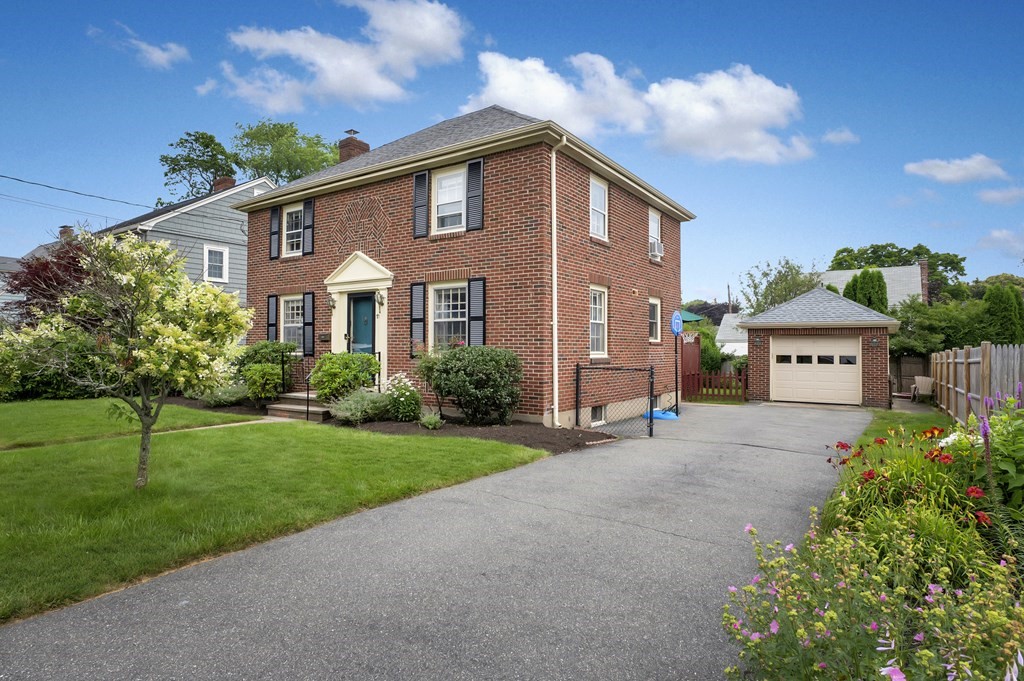11 Leggs Hill Road Marblehead, MA 01945 - Photo 1 of 37 Gallery Image 1