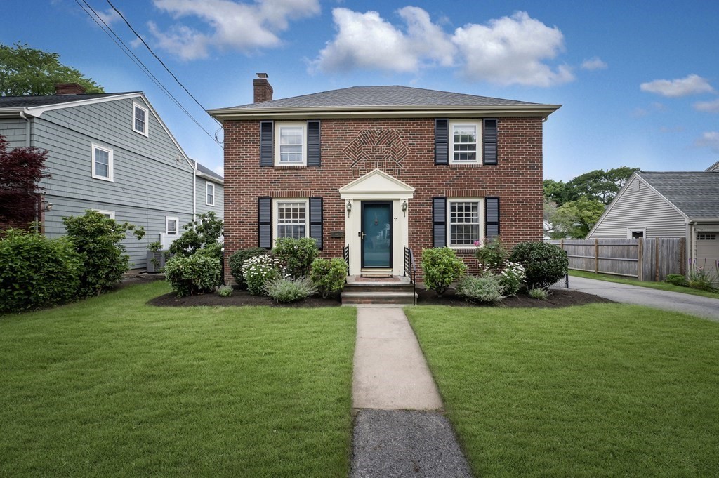 11 Leggs Hill Road Marblehead, MA 01945 - Photo 2 of 37 Gallery Image 2
