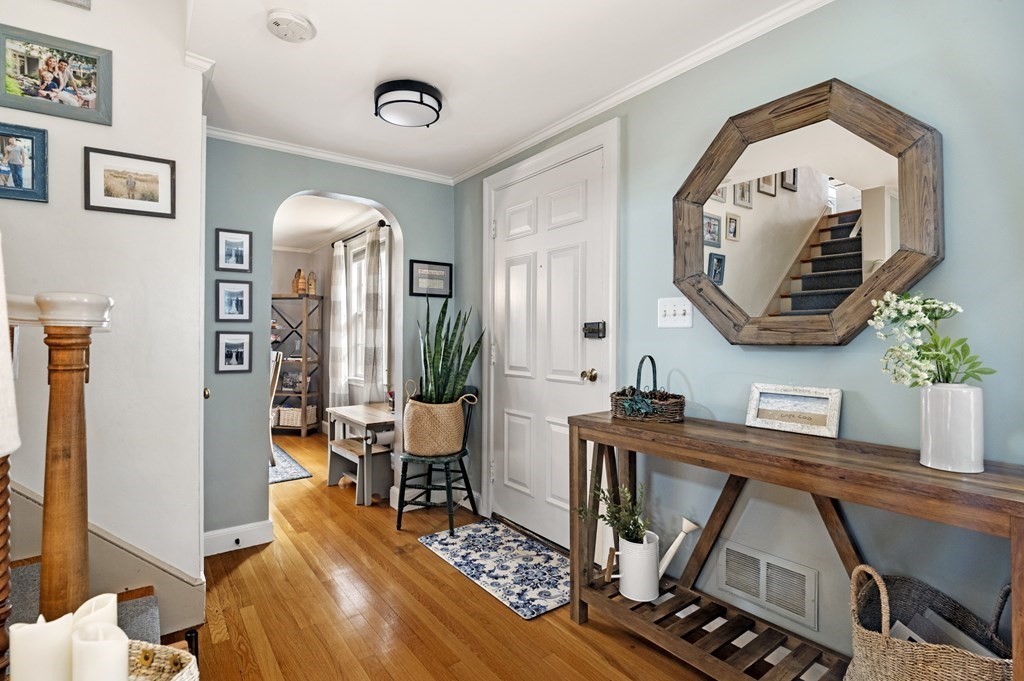11 Leggs Hill Road Marblehead, MA 01945 - Photo 4 of 37 Gallery Image 4