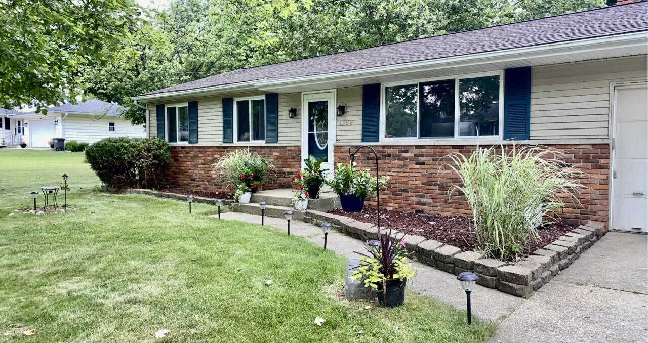 1662 Duguid Road Jackson, MI 49203 - Photo 2 of 19 Dug landscape